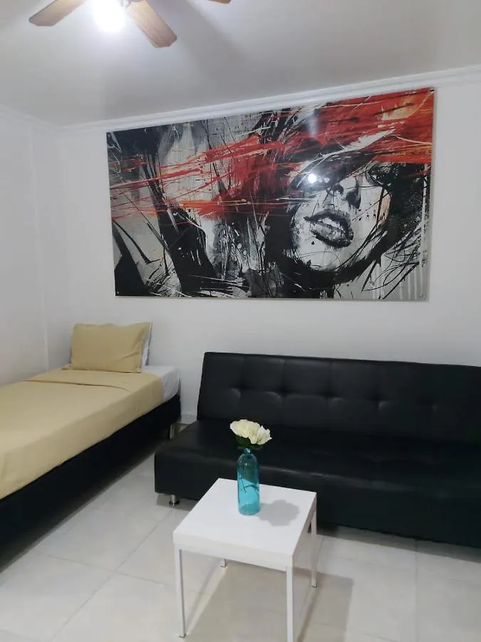Apartamentos Laureles De La 70 메딜린 아파트