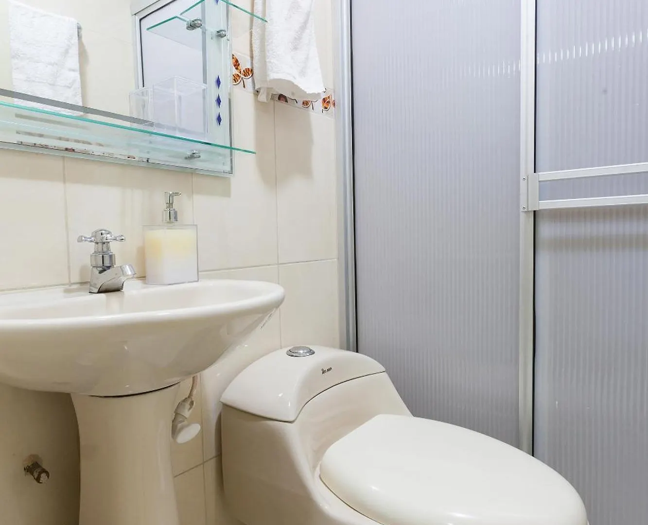 Apartamentos Laureles De La 70 메딜린 0*,  콜롬비아