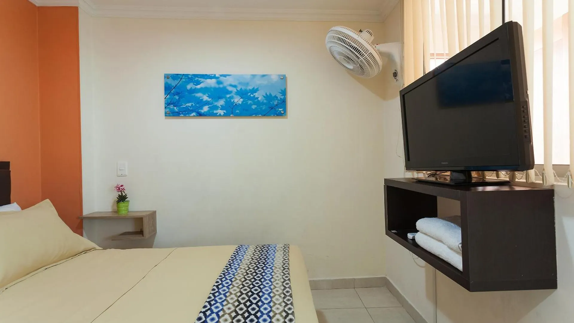 Apartamentos Laureles De La 70 메딜린 아파트