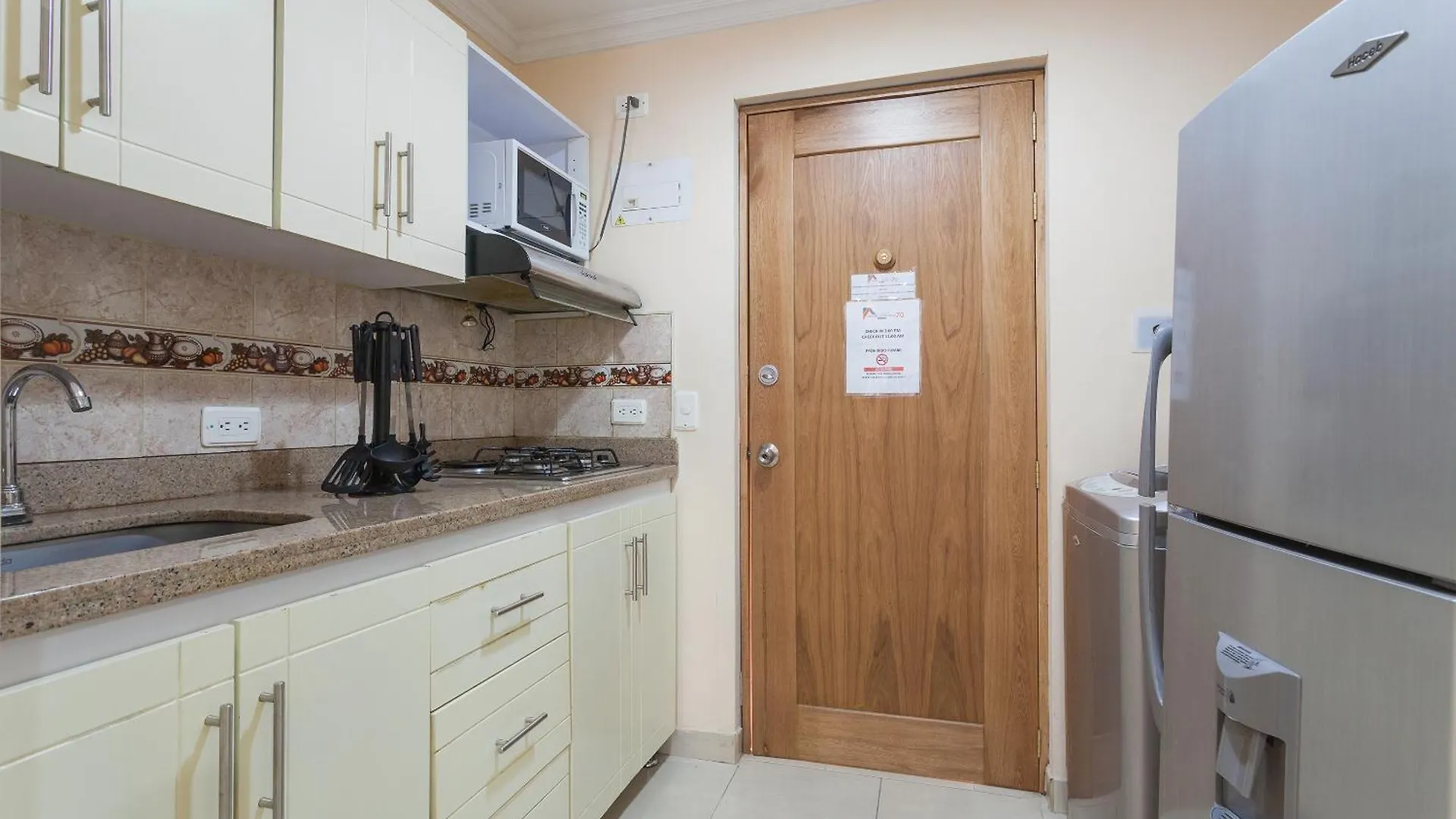 Apartamentos Laureles De La 70 메딜린 0*,  콜롬비아
