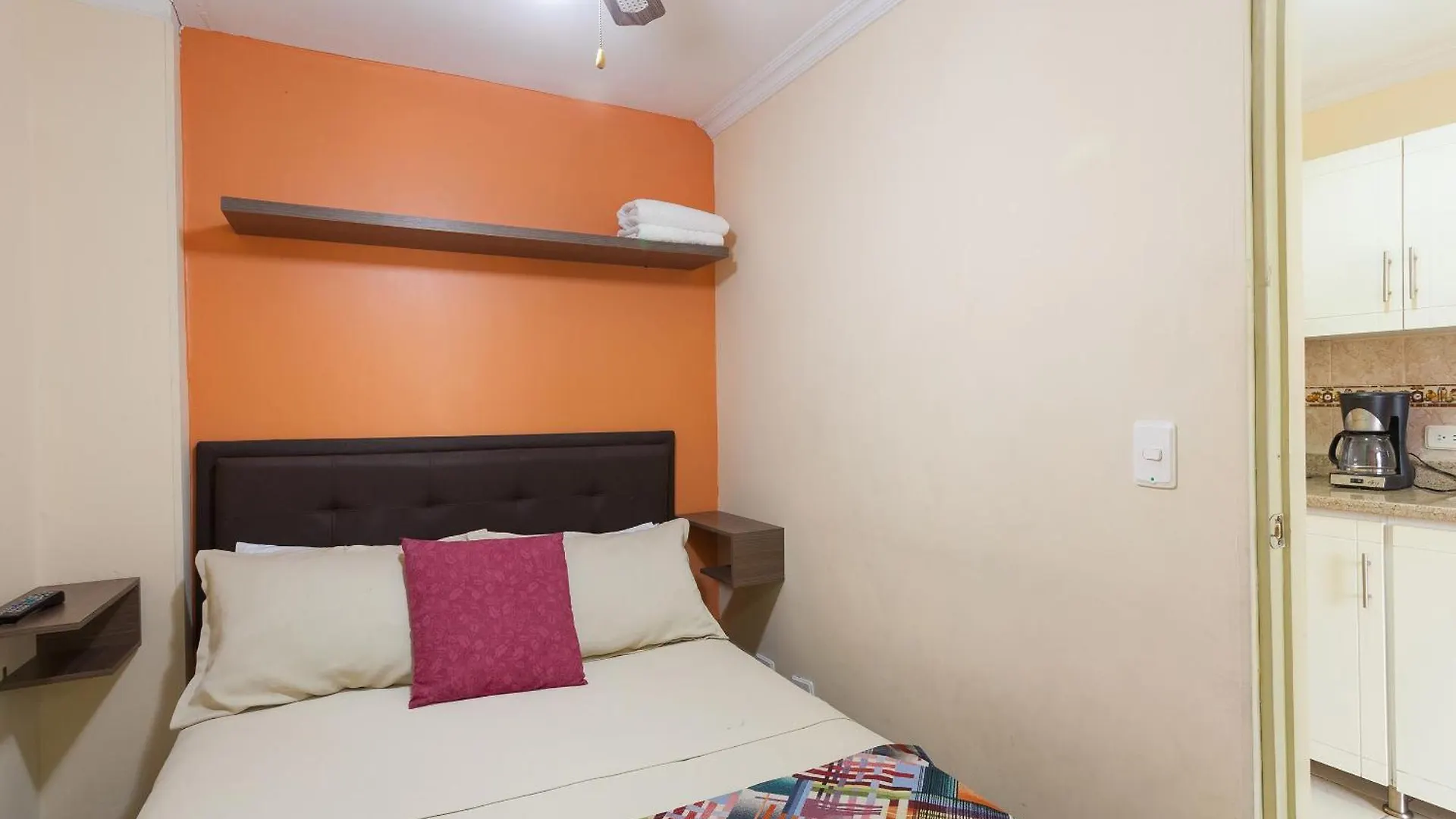 아파트 Apartamentos Laureles De La 70 메딜린 콜롬비아