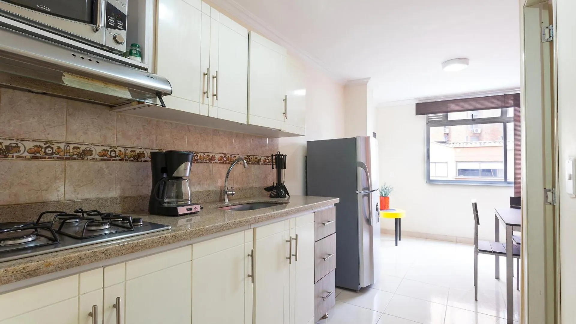 Apartamentos Laureles De La 70 메딜린 콜롬비아