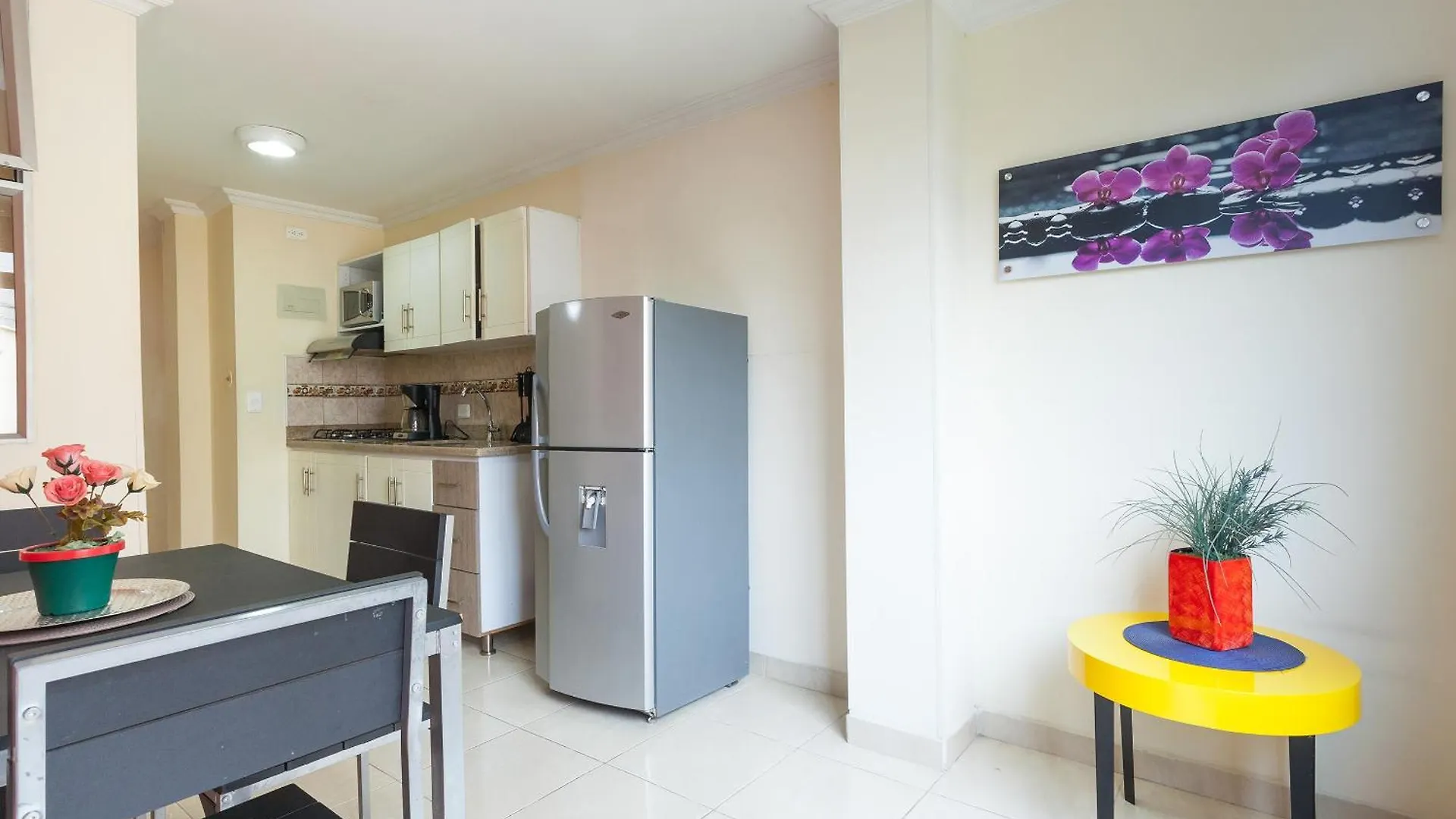 Apartamentos Laureles De La 70 메딜린 0*,  콜롬비아