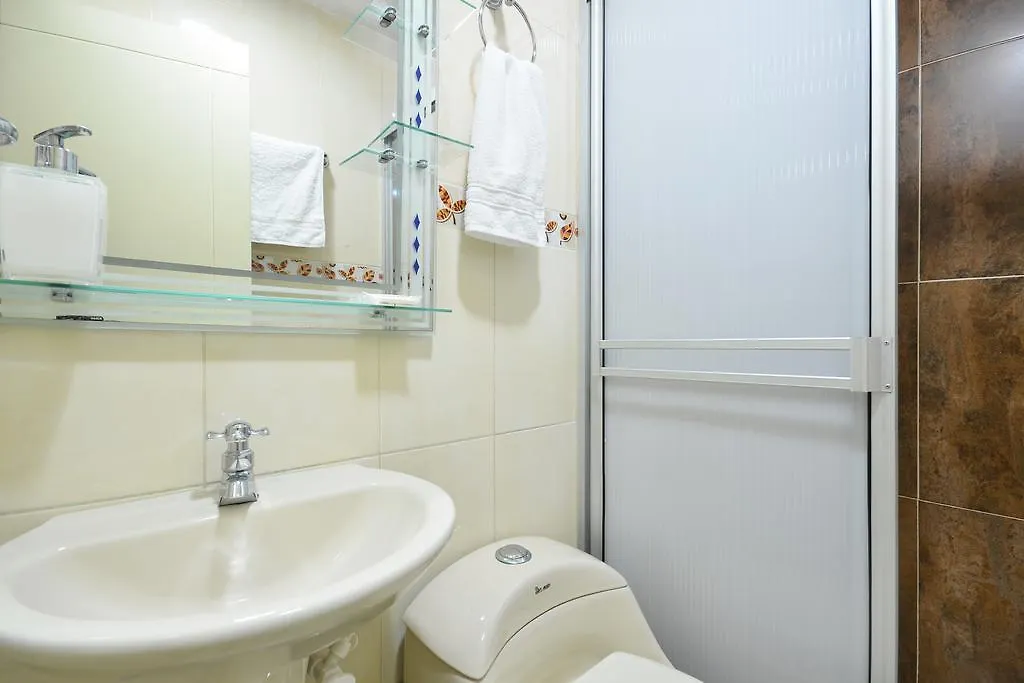 Apartamentos Laureles De La 70 메딜린 0*,
