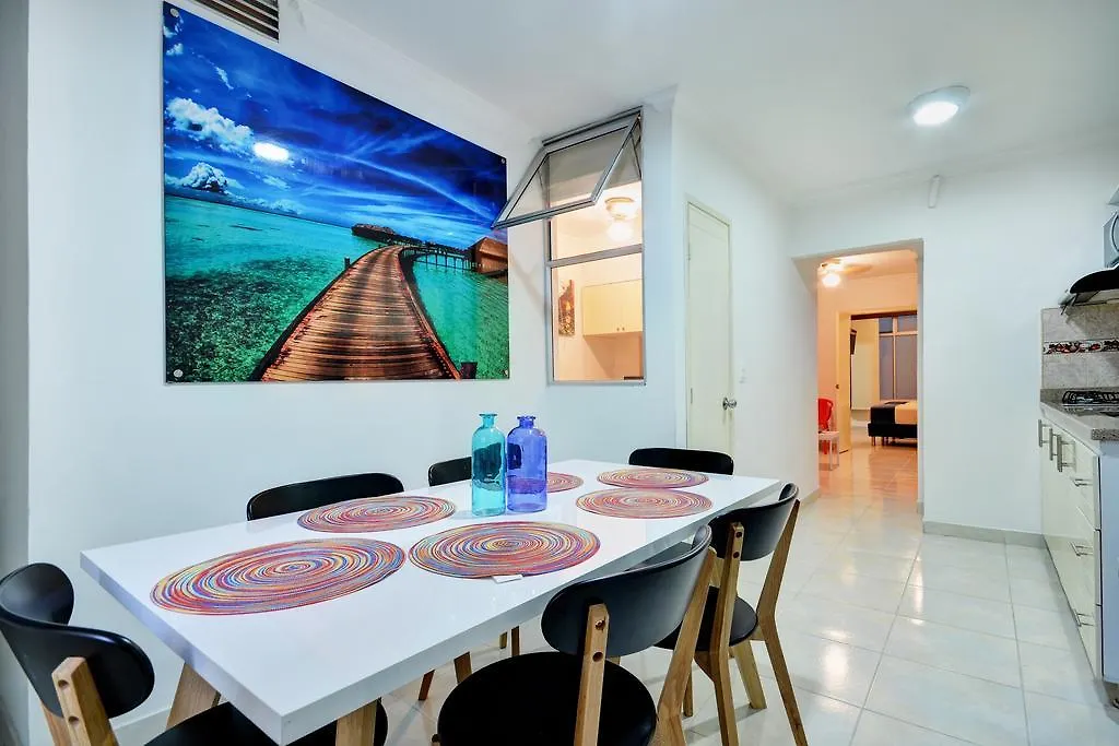 Apartamentos Laureles De La 70 메딜린 콜롬비아