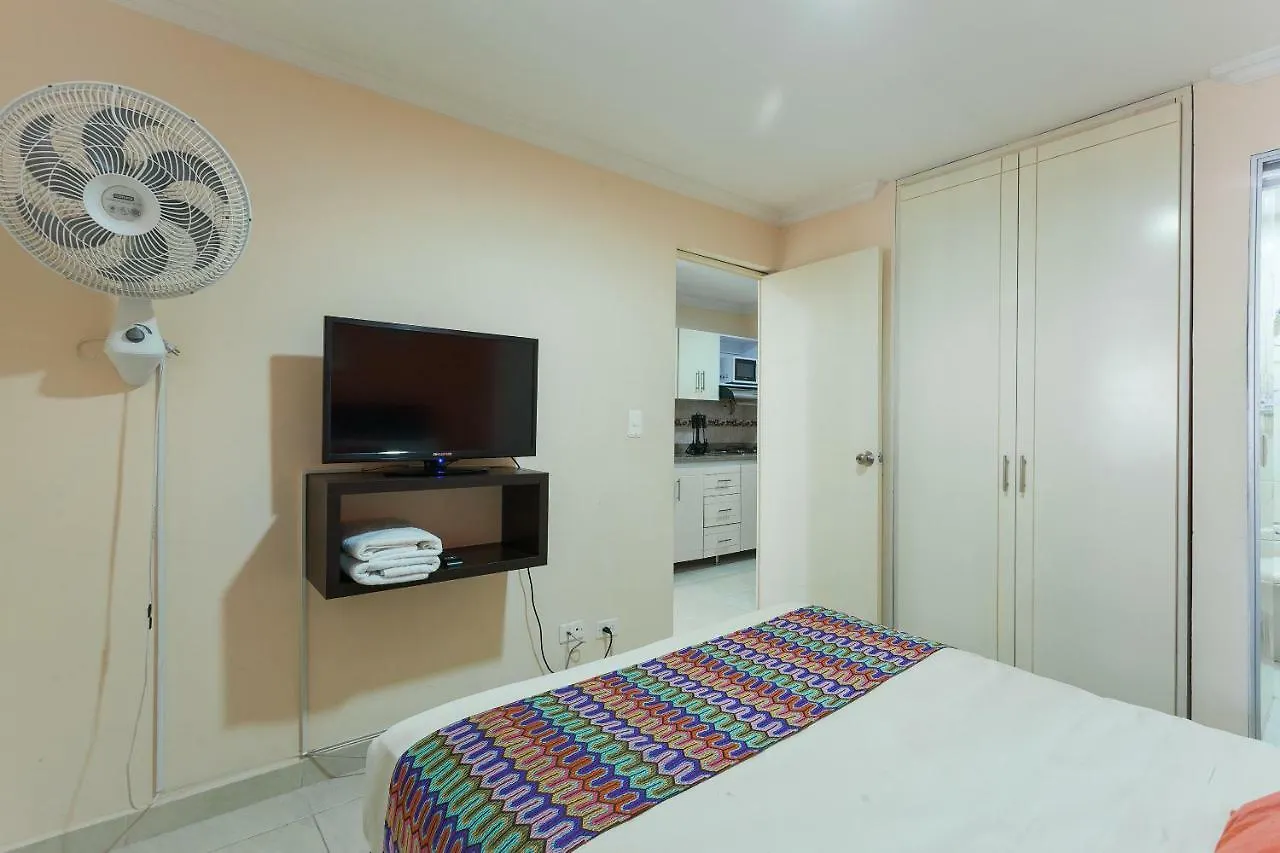 Apartamentos Laureles De La 70 메딜린